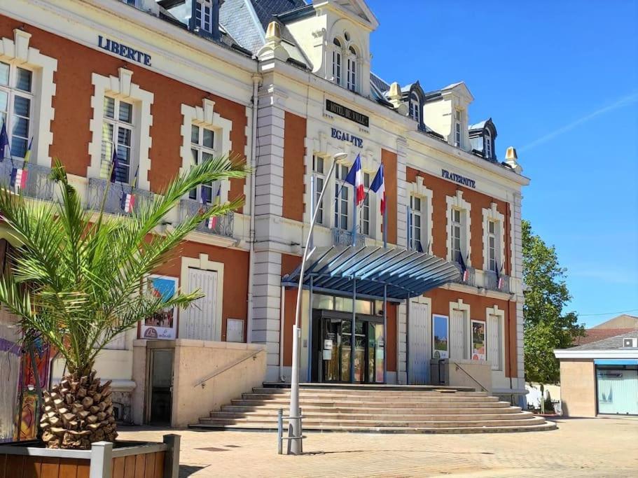 Le T3 Confort - Au Coeur De Montceau Extérieur photo